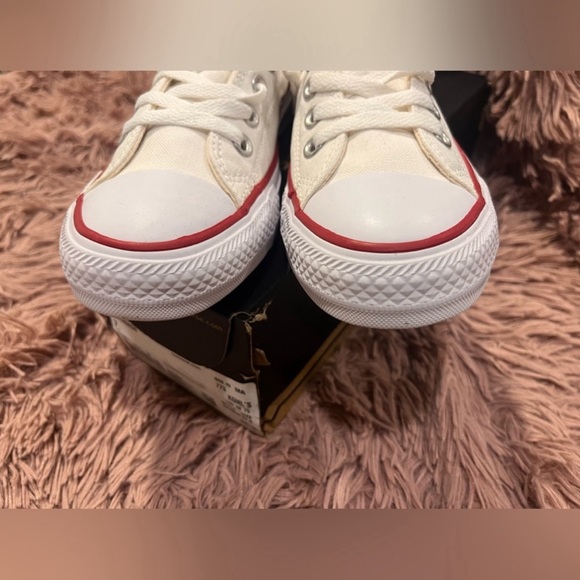 New Converse Shoreline Women’s Shoes - Picture 3 of 6